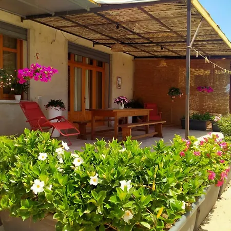 בית נופש Casa Donna Razietta - Natura E Relax שיקלי
